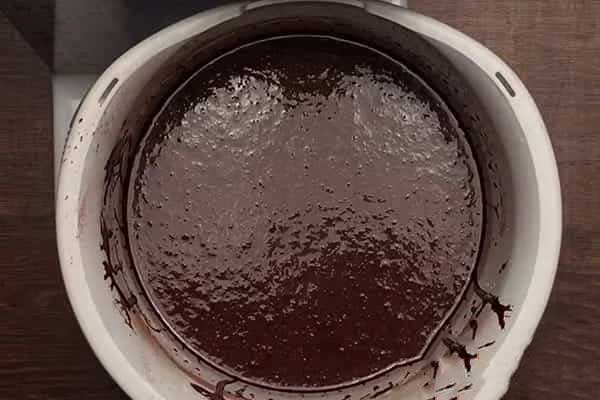درست کردن مایه کیک شکلاتی با شکلات سوربن