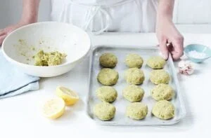 روش گرد کردن فلافل