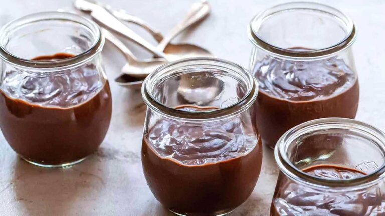 طرز تهیه فرنی شکلاتی