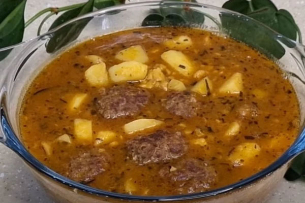 سرو قاتق گوشت کرمانی در ظرف کریستال 