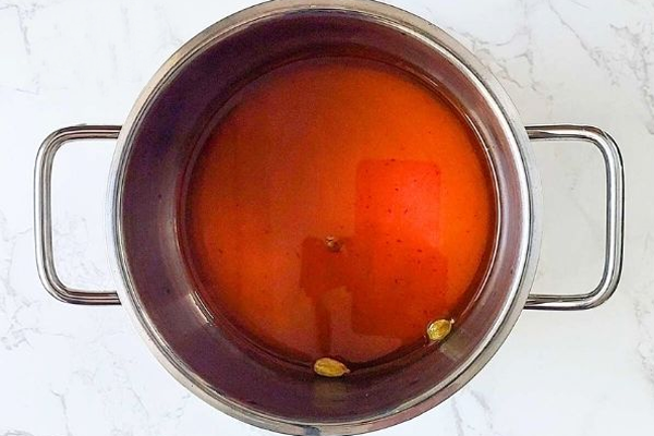 شربت خاگینه در قابلمه