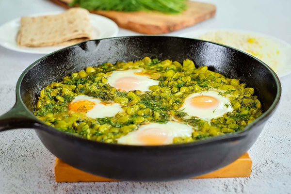 سرو خورش باقلا قاتق
