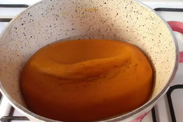 حلوای کدو حلوایی آماده شده در قابلمه