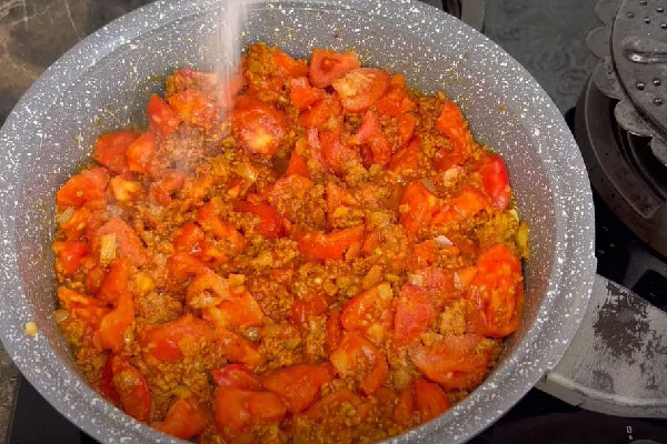 ترکیب گوجه فرنگی با واویشکا 