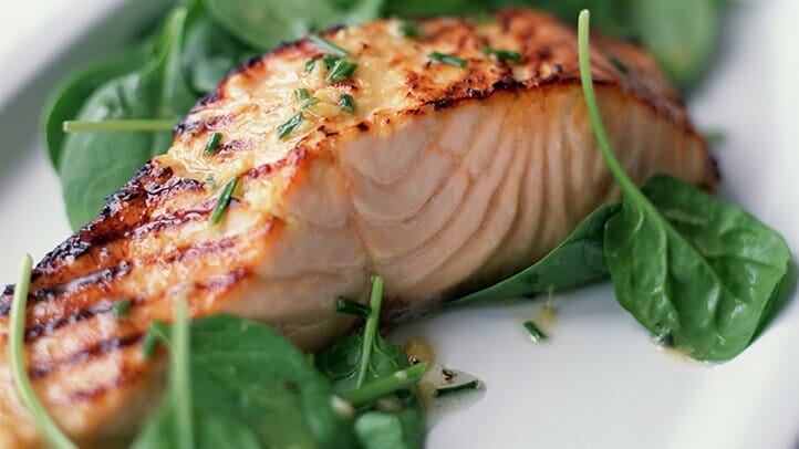 غذای سرشار از ویتامین D - ماهی سالمون