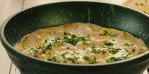 خوراک مرغ خامه بادامی