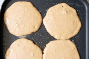 پخت پنکیک در تابه