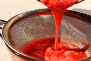 صاف کردن آب هندوانه با صافی