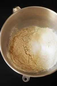 طرز تهیه پرتزل خانگی-3