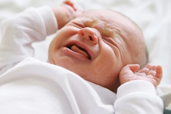 چرا کودک شما گریه می کند؟