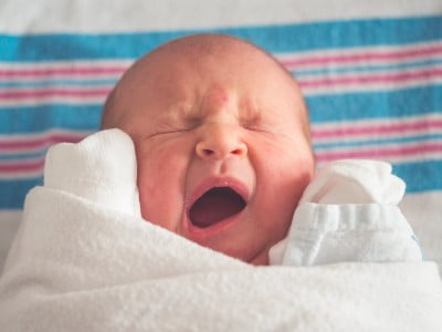 دلایلی که می گوید چرا نوزاد شما گریه می کند؟