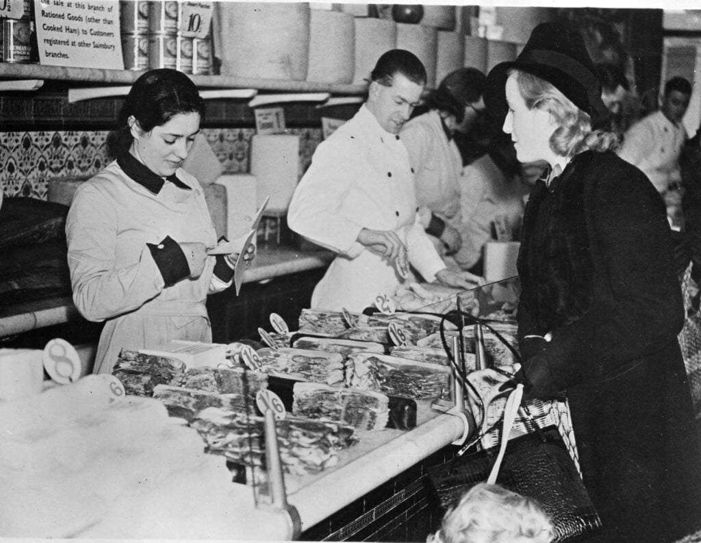 جیره بندی غذای شهرندان در جنگ دوم جهانی در بریتانیا 