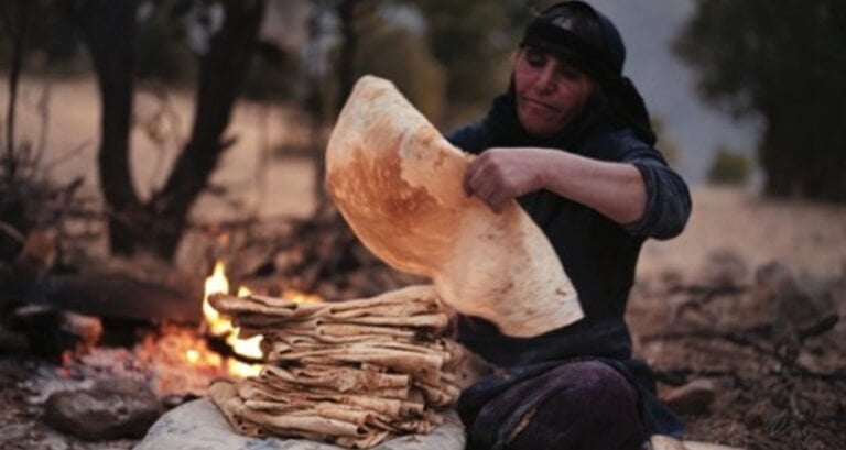 انواع نان سنتی ایرانی و نگاهی به تاریخچه نان در ایران - کتاب کاله