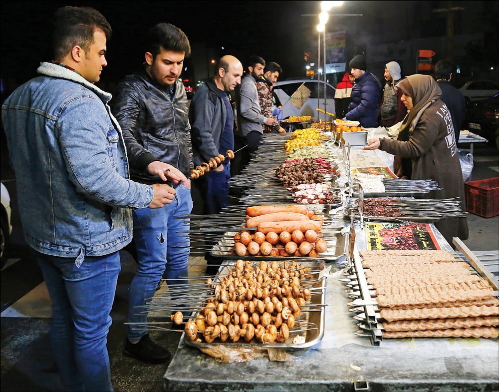 عرضه غذای خیابانی در تهران
