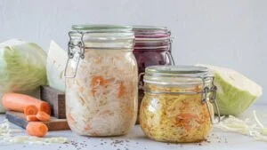 طرز تهیه ترشی ساورکرات یا کلم ترش تخمیری