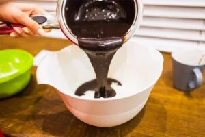 آماده کردن فراستینگ یا سس شکلاتی