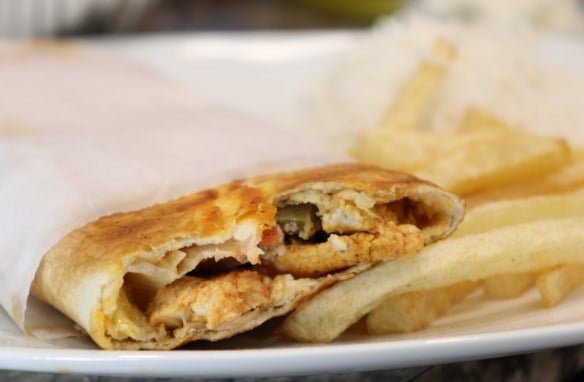 ساندویچ شاورما لبنانی مرغ