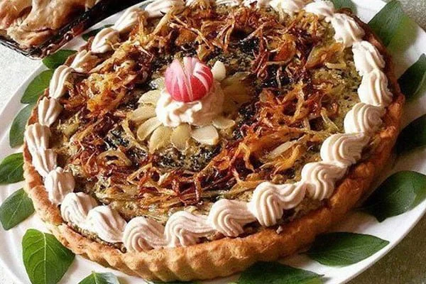 استفاده از تارت برای تزیین کشک بادمجان