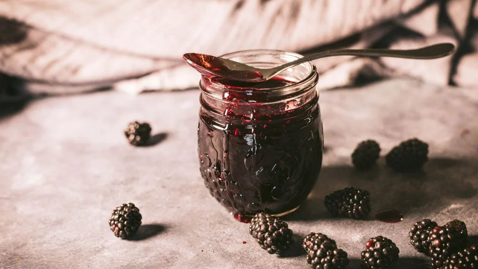 طرز تهیه مربا توت سیاه