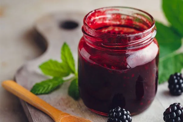 طرز تهیه مربای توت سیاه یا توت قرمز