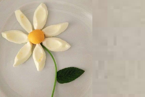تزیین تخم مرغ آب پز به شکل گل