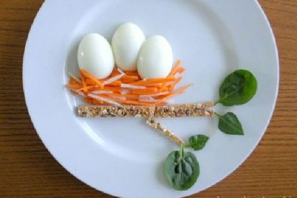 تزیین ساده تخم مرغ 