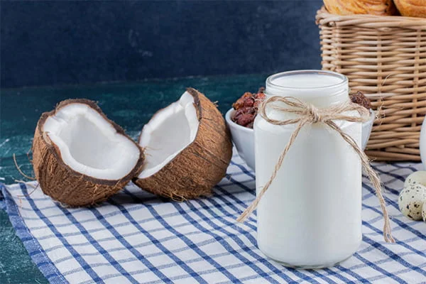نقش مصرف شیر نارگیل در مبارزه با عفونت چیست