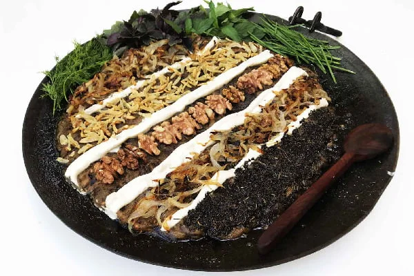 طرز تهیه کشک بادمجان با گردو و گوشت