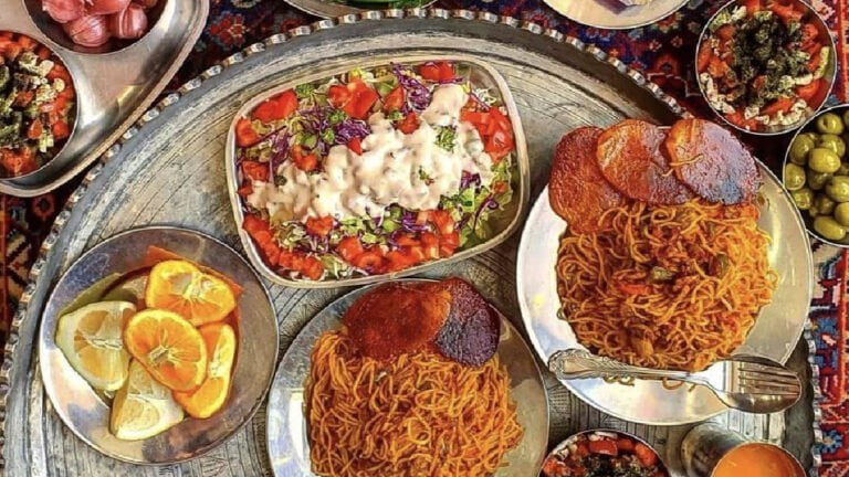 طرز تهیه ماکارونی با گوشت چرخ کرده