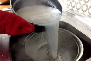 آبکش کردن برنج لوبیا پلو بدون گوشت
