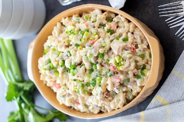 طرز تهیه سالاد ماکارونی با سوسیس