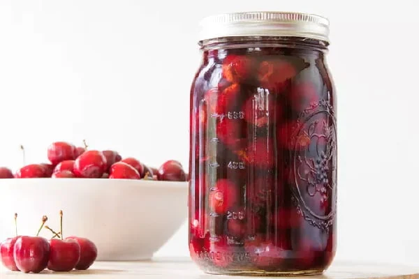 طرز تهیه ترشی آلبالو