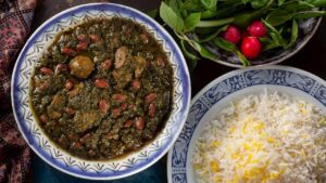 طرز تهیه خورشت قورمه سبزی مجلسی