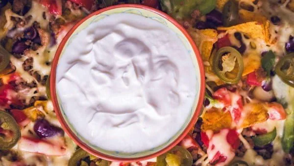 مزایای مصرف خامه ترش چیست