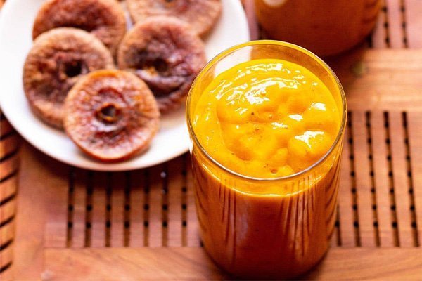 mango-and-fig-smoothie-with-almond-milk