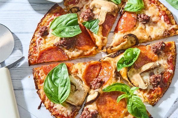 پیتزای سوسیس و قارچ