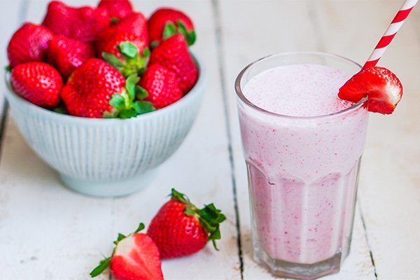 strawberry-smoothie-with-icecream