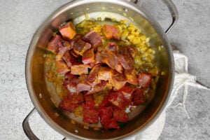سرخ کردن گوشت طرز تهیه لوبیا پلو با گوشت تکه ای