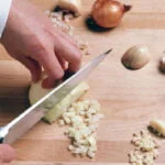 خرد کردن پیاز و سیر