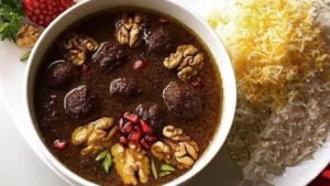 طرز تهیه خورشت فسنجان با گوشت قلقلی