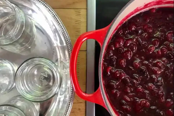 طرز تهیه مارمالاد آلبالو