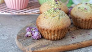 طرز تهیه کیک یزدی با توستر