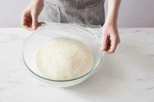 استراحت خمیر دونات شکلاتی