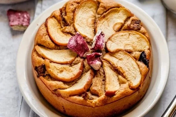 طرز تهیه کیک مجلسی سیب و دارچین