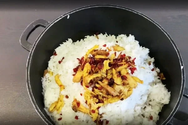 طرز تهیه عدس پلو با مرغ مخلوط