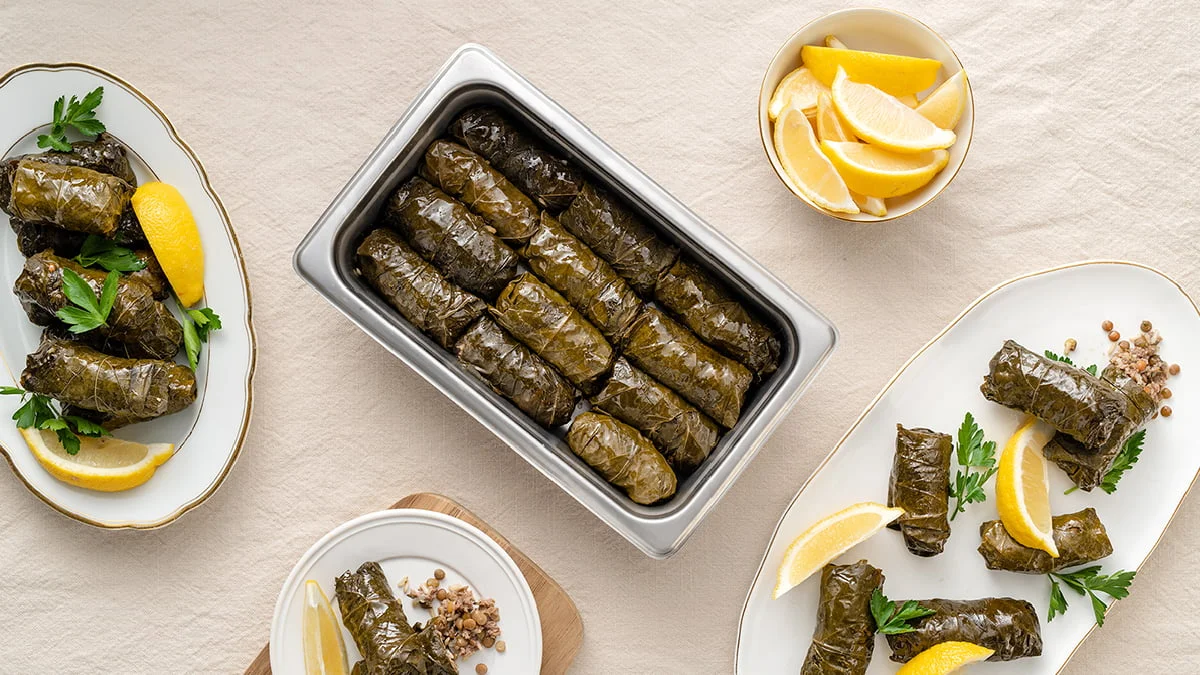طرز تهیه دلمه برگ مو با مرغ