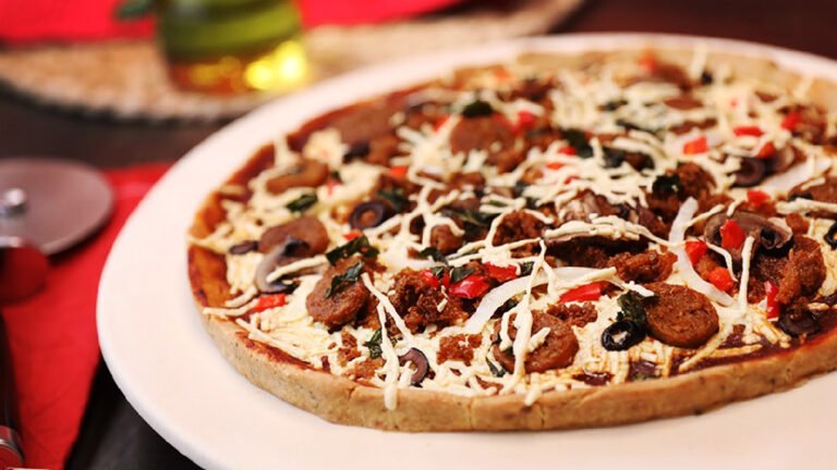 طرز تهیه پیتزا گیاهی با سوسیس گیاهی برای افراد وگان