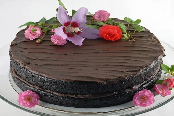 طرز تهیه کیک مجلسی دابل چاکلت