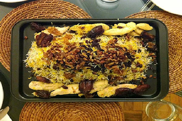 تزیین عدس پلو با مرغ