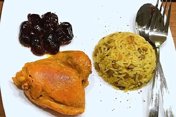 تزیین عدس پلو با مرغ